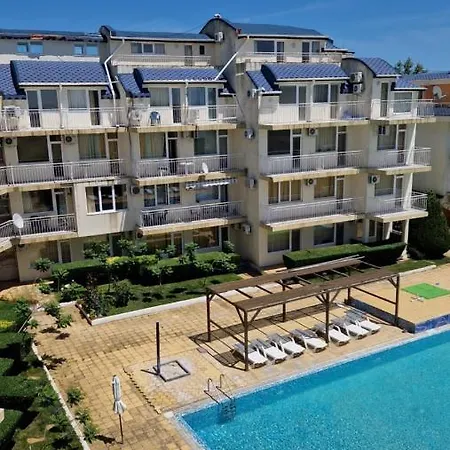 Aпартамент с две спални, кухня и хол Apartment Ravda