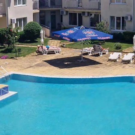 Aпартамент с две спални, кухня и хол Apartment