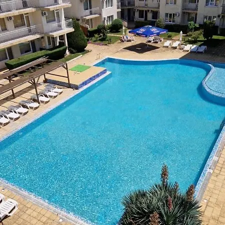 Apartment Aпартамент с две спални, кухня и хол