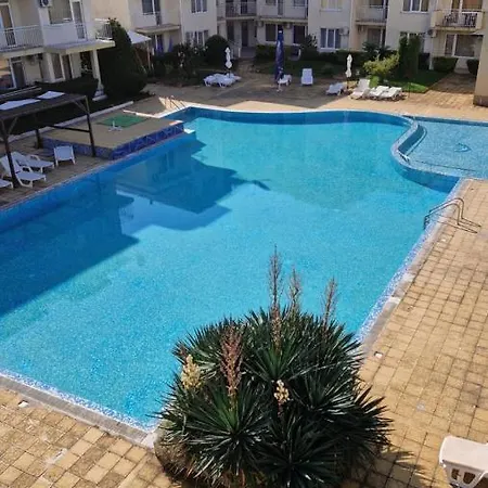 Aпартамент с две спални, кухня и хол Apartment *