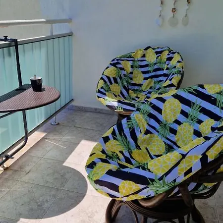 Apartment Aпартамент с две спални, кухня и хол