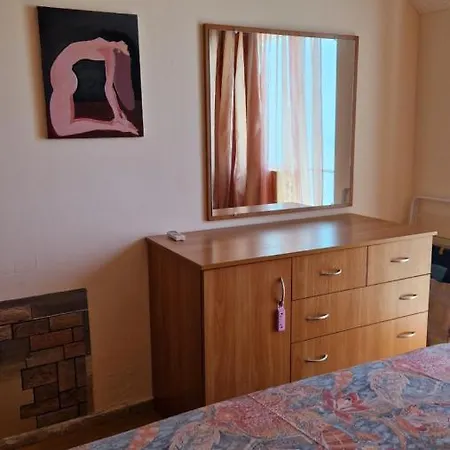 Aпартамент с две спални, кухня и хол Apartment *